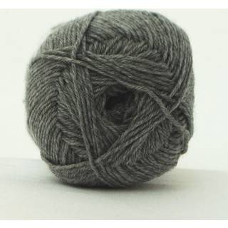 Hjertegarn Armonia 1420 Indhold: 75% Superwash uld, 25% nylon Vægt/længde: 50 g = ca. 200 m Anbefalede pinde: 2,5 - 3 mm Strikkefasthed: 10 cm x 10 cm = 28 m Kan vaskes på maskine, uldvask ved maks. 40°C / Tørres fladt.