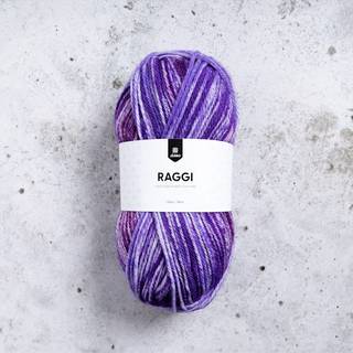 Järbo Raggi 100g 15239 Violet Breeze Indhold: 70% superwash uld, 30% polyamid Vægt/længde: 100 g = ca. 150 meter Anbefalede strikkepinde: 4.50 mm Strikkefasthed: 10 x 10 cm = ca. 18 m x 24 p Anbefalet hæklenål: 4.50 mm Hæklefasthed: 10 x 10 cm = ca. 14 fm x 17 p Vask: Maskinvask 40°C / Tørres fladt / Brug ikke skyllemiddel.