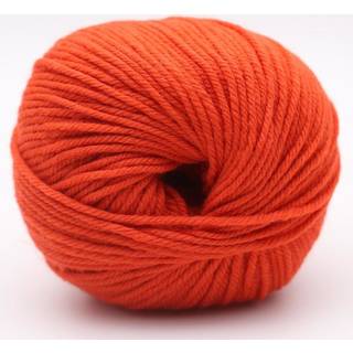 Kremke The Merry Merino 110 GOTS 07 Brick Indhold: 100% merinould Vægt/længde: 50 g = ca. 110 m Anbefalede pinde: 4-5 mm Strikkefasthed: 10 cm = 18 m Vask: Forsigtig maskinvask.