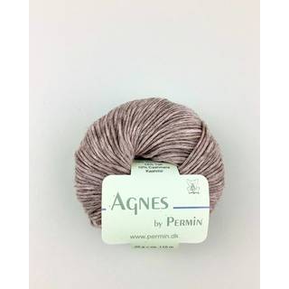 Permin Agnes 09 Rose Indhold: 75% uld, 15% yak 10% cashmere Vægt/længde: 25 g = ca. 110 meter Anbefalede pinde: 4.5-5 mm Strikkefasthed: 10 x 10 cm = 21-22 m x 32 p Vask: Skal håndvaskes / Tåler ikke tørretumbling.
