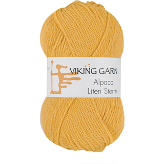 Viking Alpaca Liten Storm 741 Solgul Indhold: 40 % alpaca superfine, 40% merino uld, 20 % nylon fiber Vægt/længde: 50 g. = ca. 175 meter Anbefalede pinde: 3 mm Strikkefasthed: 10 x 10 cm = 25 m Vask: Uldvask ved 30 ℃.