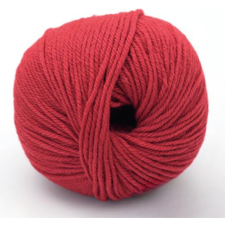 Kremke The Merry Merino 110 GOTS 35 Tomatenrot Indhold: 100% merinould Vægt/længde: 50 g = ca. 110 m Anbefalede pinde: 4-5 mm Strikkefasthed: 10 cm = 18 m Vask: Forsigtig maskinvask.