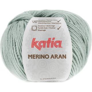 Katia Merino Aran 091 Resedagrøn Indhold: 52% superwash merinould, 48% akryl Vægt/længde: 100 g = ca. 155 meter Anbefalede pinde: 4.5-5.5 mm Strikkefasthed: 10 x 10 cm = 16 m x 20 p Vask: Finvask 30℃ / Kan tørretumbles.