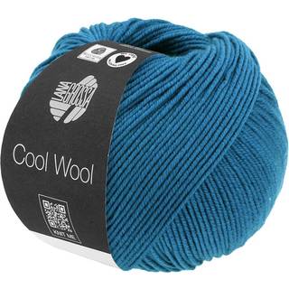 Lana Grossa Cool Wool 2108 Petrolblå Indhold:100% ren ny, ekstrafin merinould Vægt/Længde:50 g = ca. 160 meter Anbefalede pinde: 3.00-3.50 mm Strikkefasthed:10 x 10 cm = 24 m x 34 p Vask:Finvask 30º/ Tørres fladt.