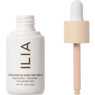Ilia - Super Serum Skin Tint SPF 40 | Ikke-komedogen vegansk letvægt til at hjælpe mod blå lys forurening under hydrering af udjævning raffiner