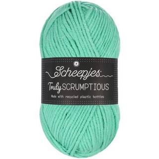 Scheepjes Truly Scrumptious 340 Mynte Whoopie Pie Indhold:50% Genbrugt polyester / 50% Akryl Vægt/længde:100 g = ca. 108 m Anbefalede pinde: 5 mm Strikkefasthed:13 masker x 18 pinde = 10 cm x 10 cm Kan maskinvaskes ved maks 30 grader, tørres fladt.
