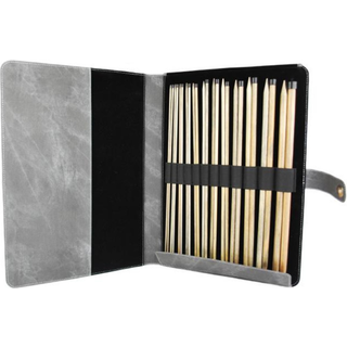 LYKKE Jumperpindesæt Driftwood, Grå, 25 cm Materiale:Birketræ Type:Jumperpindesæt Størrelser:3.5, 3.75, 4.0, 4.5, 5.0, 5.5, 6.0, 6.5, 8.0, 9.0, 10.0 og 12.0 mm Pindelængde: 25cm.