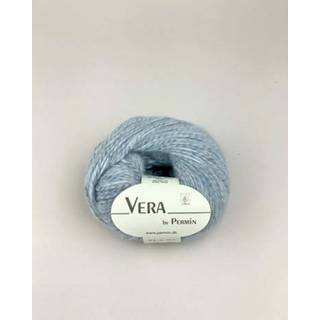 Permin Vera 05 Lys jeans Indhold: 65% bomuld, 25% alpaca, 5% uld Vægt/længde: 50 g = ca. 125 meter Anbefalede pinde: 4-5 mm Strikkefasthed: 10 x 10 cm = 15-16 m x 26-28 p Vask:Håndvask.