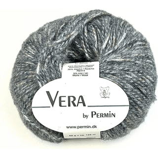 Permin Vera 08 Gråmeleret Indhold: 65% bomuld, 25% alpaca, 5% uld Vægt/længde: 50 g = ca. 125 meter Anbefalede pinde: 4-5 mm Strikkefasthed: 10 x 10 cm = 15-16 m x 26-28 p Vask:Håndvask.