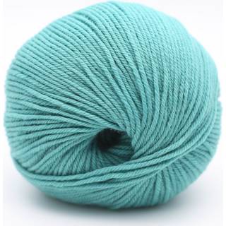 Kremke The Merry Merino 140 GOTS 19 Light teal Indhold:100% økologisk merinould Vægt/længde: 50 g = ca. 140 m Anbefalede pinde: 3-4 mm Strikkefasthed: 10 x 10 cm = 20 m x 30 p Vask:Finvask30ºC.