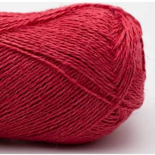 BC Garn Lino 38 Kirsebær Indhold: 100% Hør Vægt/længde: 50 g = ca. 150 meter Anbefalede Pinde: 3.00-4.00 mm Strikkefasthed: 10x10 cm = 26 m x 32 p Vask: Maskinvask 40 ºC / Tåler ikke tørretumbling.