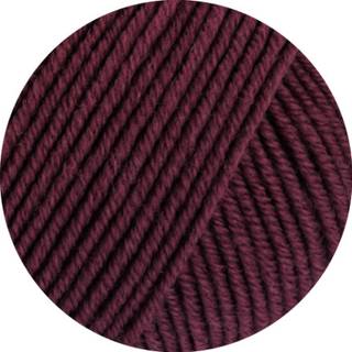 Lana Grossa Cool Wool 2118 Burgund Indhold:100% ren ny, ekstrafin merinould Vægt/Længde:50 g = ca. 160 meter Anbefalede pinde: 3.00-3.50 mm Strikkefasthed:10 x 10 cm = 24 m x 34 p Vask:Finvask 30º/ Tørres fladt.