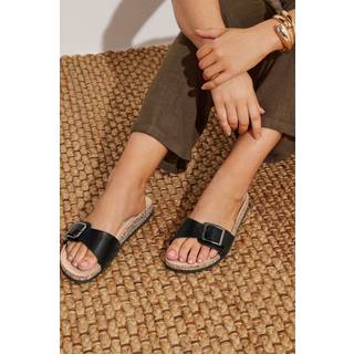 Yours Curve Yours Curve Black Extra-Wide Fit Single Buckle Sandals