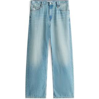Mid Rise Loose Whiskered Jeans