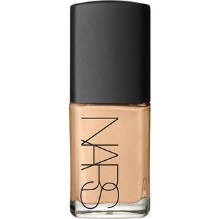 NARS Ansigtsmakeup Foundation Sheer Glow Foundation Vallauris 30 ml (11.300,00 kr / 1 l) - 30 ml