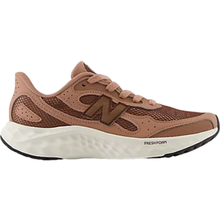 New Balance Kvinder Fresh Foam ARISHI v4 TIRALUX i Brun Synthetic, Størrelse 37.5