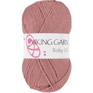 Viking Baby Ull 365 Gammelrosa Indhold: 100% Merino Superwash uld Vægt/længde: 50 g = ca. 175 meter Anbefalede pinde: 3 mm Strikkefasthed: 10 cm = 28 m Finvask, max 40°C / Brug aldrig skyllemiddel / Tørres fladt.