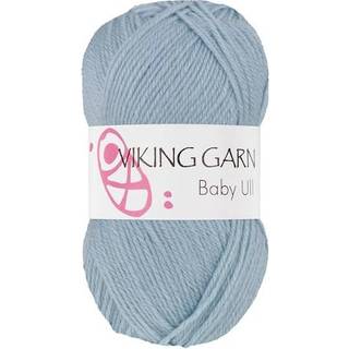 Viking Baby Ull 322 Gråblå Indhold: 100% Merino Superwash uld Vægt/længde: 50 g = ca. 175 meter Anbefalede pinde: 3 mm Strikkefasthed: 10 cm = 28 m Finvask, max 40°C / Brug aldrig skyllemiddel / Tørres fladt.