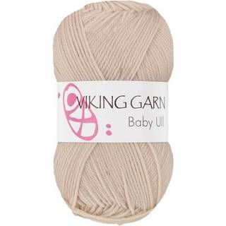 Viking Baby Ull 306 Sand Indhold: 100% Merino Superwash uld Vægt/længde: 50 g = ca. 175 meter Anbefalede pinde: 3 mm Strikkefasthed: 10 cm = 28 m Finvask, max 40°C / Brug aldrig skyllemiddel / Tørres fladt.