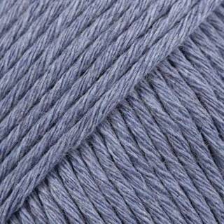 DROPS Cotton Light 34 Lys jeansblå (Uni Colour) Indhold: 50% Bomuld, 50% Polyester Garngruppe: B (20 - 22 masker) / 8 ply / DK / worsted Vægt/længde: 50 g = ca. 105 meter Anbefalede pinde: 4 mm Strikkefasthed: 10 x 10 cm = 21 m x 28 p Finvask 40º / Tørres fladt.