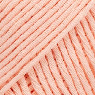 DROPS Cotton Light 40 Lys fersken (Uni Colour) Indhold: 50% Bomuld, 50% Polyester Garngruppe: B (20 - 22 masker) / 8 ply / DK / worsted Vægt/længde: 50 g = ca. 105 meter Anbefalede pinde: 4 mm Strikkefasthed: 10 x 10 cm = 21 m x 28 p Finvask 40º / Tørres fladt.