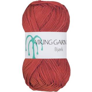 Viking Bjørk 554 Brændt orange Indhold: 50% Bambus, 50% bomuld Vægt/længde: 50 g = ca. 147 meter Anbefalet pind: 3 mm Anbefalet hæklenål: 2.5 mm Strikkefasthed: 10 cm = 25 m Vask: 40°C / Tørres fladt.