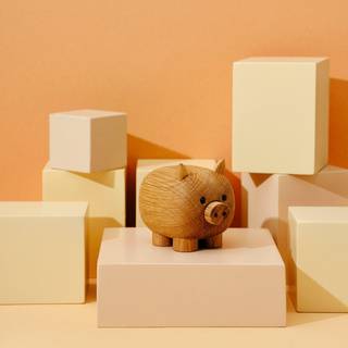 Lucie Kaas, Basse, en grisebasse træfigur, egetræ