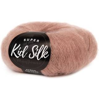 Mayflower Super Kid Silk 81 Cognac Indhold: 76% mohair, 24% silke Vægt/Længde: 25 g = ca. 195 m Anbefalede pinde: 4.5-5 mm Strikkefasthed: 10 x 10 cm = 22 m x 27 p Vask:Håndvask/ Tåler ikke tørretumbling.