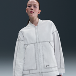 Oversized Nike -cargojakke med grafik til kvinder - hvid - S (EU 36-38)