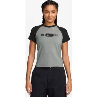 Slank maskinstrikket Nike Sportswear Chill-T-shirt med grafik til kvinder - grå - M (EU 40-42)