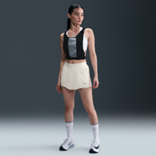 Nike Swift Dri-FIT 2-i-1-løbeshorts med mellemhøj talje til kvinder - hvid - M (EU 40-42)