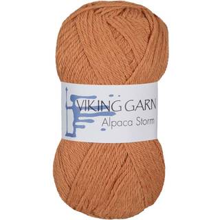 Viking Alpaca Storm 551 Orange Indhold: 40% Superfin alpaca, 40% Merino uld, 20% Nylon Vægt/længde: 50 g = ca. 133 meter Anbefalede pinde: 4.00 mm Strikkefasthed: 10 x 10 cm = 22 m Vask: Ekstra skånsom maskinvak, max 30°C / Tørres fladt.