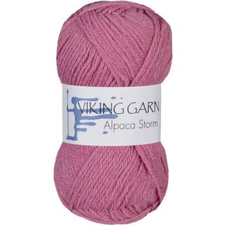 Viking Alpaca Storm 563 Rosa Indhold: 40% Superfin alpaca, 40% Merino uld, 20% Nylon Vægt/længde: 50 g = ca. 133 meter Anbefalede pinde: 4.00 mm Strikkefasthed: 10 x 10 cm = 22 m Vask: Ekstra skånsom maskinvak, max 30°C / Tørres fladt.