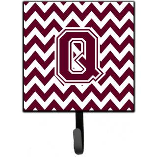 """" Caroline's Treasures Letter Q Chevron Maroon og White Leash eller Key Holder CJ1051-QSH4 lille flerfarvet """"