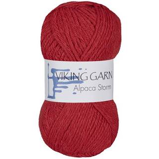 Viking Alpaca Storm 550 Rød Indhold: 40% Superfin alpaca, 40% Merino uld, 20% Nylon Vægt/længde: 50 g = ca. 133 meter Anbefalede pinde: 4.00 mm Strikkefasthed: 10 x 10 cm = 22 m Vask: Ekstra skånsom maskinvak, max 30°C / Tørres fladt.