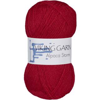 Viking Alpaca Storm 560 Mørk rød Indhold: 40% Superfin alpaca, 40% Merino uld, 20% Nylon Vægt/længde: 50 g = ca. 133 meter Anbefalede pinde: 4.00 mm Strikkefasthed: 10 x 10 cm = 22 m Vask: Ekstra skånsom maskinvak, max 30°C / Tørres fladt.