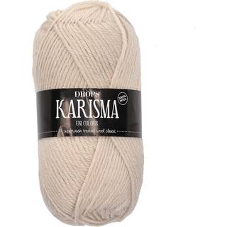 DROPS Karisma 85 Lys beige (Uni Colour) Indhold: 100% Uld Garngruppe: B (20 - 22 masker) / 8 ply / DK / worsted Vægt/længde: 50 gram = ca. 100 meter Anbefalede pinde: 4 mm Strikkefasthed: 10 x 10 cm = 21 m x 28 p Finvask med forsigtig centrifugering på 40ºC / Brug aldrig skyllemiddel / Tørres fladt.