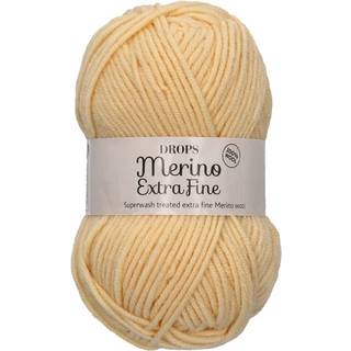 DROPS Merino EXTRA Fine 24 Lysegul (Uni Colour) Indhold: 100% extra fine Merino uld Garngruppe: B (20 - 22 masker) / 8 ply / DK / worsted Vægt/længde: 50 gram = ca. 105 meter Anbefalede pinde: 4 mm Strikkefasthed: 10 x 10 cm = 21 m x 28 p Maskinvask, Finvask 40ºC / Brug aldrig skyllemiddel / Tørres fladt.