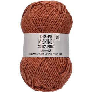 DROPS Merino EXTRA Fine 42 Cedar (Uni colour) Indhold: 100% extra fine Merino uld Garngruppe: B (20 - 22 masker) / 8 ply / DK / worsted Vægt/længde: 50 gram = ca. 105 meter Anbefalede pinde: 4 mm Strikkefasthed: 10 x 10 cm = 21 m x 28 p Maskinvask, Finvask 40ºC / Brug aldrig skyllemiddel / Tørres fladt.