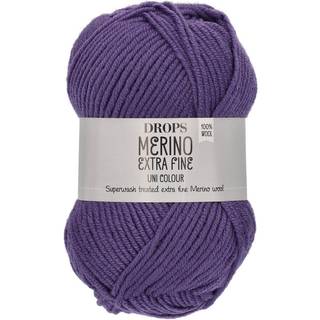 DROPS Merino EXTRA Fine 44 Royal lilla (Uni colour) Indhold: 100% extra fine Merino uld Garngruppe: B (20 - 22 masker) / 8 ply / DK / worsted Vægt/længde: 50 gram = ca. 105 meter Anbefalede pinde: 4 mm Strikkefasthed: 10 x 10 cm = 21 m x 28 p Maskinvask, Finvask 40ºC / Brug aldrig skyllemiddel / Tørres fladt.