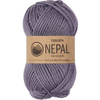 DROPS Nepal 4311 Grålilla (Uni Colour) Indhold: 65% Peruvian Highland Uld, 35% Superfin Alpaca Garngruppe: C (16 - 19 masker) / 10 ply / aran / worsted Vægt/længde: 50 g = ca. 75 meter Anbefalede pinde: 5 mm Strikkefasthed: 10 x 10 cm = 17 m x 22 p Håndvask, max 30°C / Tørres fladt / Kan filtes.
