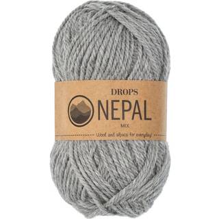DROPS Nepal 0501 Grå (Mix) Indhold: 65% Peruvian Highland Uld, 35% Superfin Alpaca Garngruppe: C (16 - 19 masker) / 10 ply / aran / worsted Vægt/længde: 50 g = ca. 75 meter Anbefalede pinde: 5 mm Strikkefasthed: 10 x 10 cm = 17 m x 22 p Håndvask, max 30°C / Tørres fladt / Kan filtes.