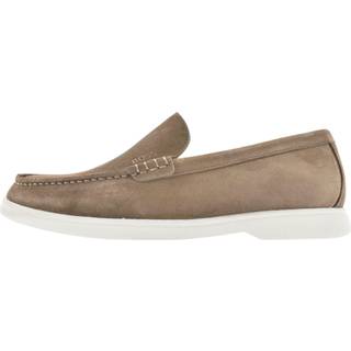 Loafers i ruskind med kontrastfarvet ydersål