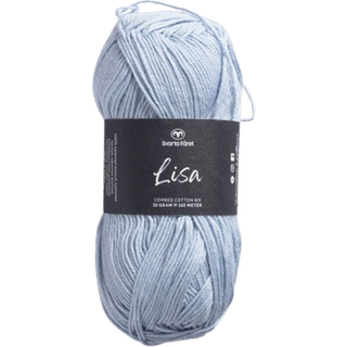 Svarta Fåret Lisa 065 Blå brise Indhold: 100% kæmmet bomuld Vægt/længde: 50 g = ca. 165 meter Anbefalede Pinde: 3mm Strikkefasthed: 10 cm = 28 m Vask: Maskinvask ved 40℃ / Tåler ikke tørretumbling.