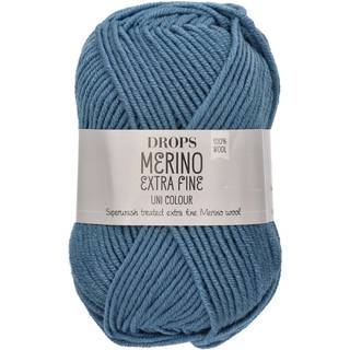 DROPS Merino EXTRA Fine 23 Spray blå (Uni Colour) Indhold: 100% extra fine Merino uld Garngruppe: B (20 - 22 masker) / 8 ply / DK / worsted Vægt/længde: 50 gram = ca. 105 meter Anbefalede pinde: 4 mm Strikkefasthed: 10 x 10 cm = 21 m x 28 p Maskinvask, Finvask 40ºC / Brug aldrig skyllemiddel / Tørres fladt.