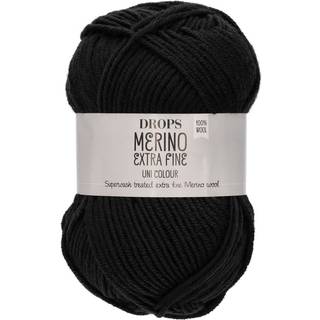 DROPS Merino EXTRA Fine 02 Sort (Uni Colour) Indhold: 100% extra fine Merino uld Garngruppe: B (20 - 22 masker) / 8 ply / DK / worsted Vægt/længde: 50 gram = ca. 105 meter Anbefalede pinde: 4 mm Strikkefasthed: 10 x 10 cm = 21 m x 28 p Maskinvask, Finvask 40ºC / Brug aldrig skyllemiddel / Tørres fladt.