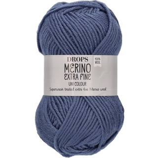 DROPS Merino EXTRA Fine 13 Stormblå (Uni Colour) Indhold: 100% extra fine Merino uld Garngruppe: B (20 - 22 masker) / 8 ply / DK / worsted Vægt/længde: 50 gram = ca. 105 meter Anbefalede pinde: 4 mm Strikkefasthed: 10 x 10 cm = 21 m x 28 p Maskinvask, Finvask 40ºC / Brug aldrig skyllemiddel / Tørres fladt.
