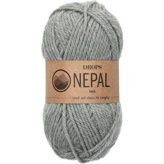 DROPS Nepal 8922 Soft Mint (Mix) Indhold: 65% Peruvian Highland Uld, 35% Superfin Alpaca Garngruppe: C (16 - 19 masker) / 10 ply / aran / worsted Vægt/længde: 50 g = ca. 75 meter Anbefalede pinde: 5 mm Strikkefasthed: 10 x 10 cm = 17 m x 22 p Håndvask, max 30°C / Tørres fladt / Kan filtes.