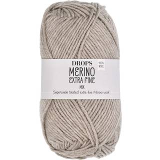 DROPS Merino EXTRA Fine 08 Gråbeige (Mix) Indhold: 100% extra fine Merino uld Garngruppe: B (20 - 22 masker) / 8 ply / DK / worsted Vægt/længde: 50 gram = ca. 105 meter Anbefalede pinde: 4 mm Strikkefasthed: 10 x 10 cm = 21 m x 28 p Maskinvask, Finvask 40ºC / Brug aldrig skyllemiddel / Tørres fladt.
