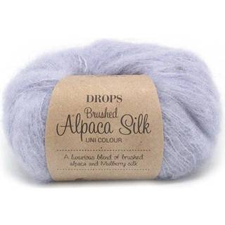 DROPS BRUSHED Alpaca Silk 17 Lys lavendel Indhold: 77% Superfin Alpaca, 23% Mulberry Silke Garngruppe: C (16 - 19 masker) / 10 ply / aran / worsted Vægt/længde: 25 g = ca. 140 meter Anbefalede pinde: 5 mm Strikkefasthed: 10 x 10 cm = 17 m x 22 p Håndvask, max 30°C / Tørres fladt.